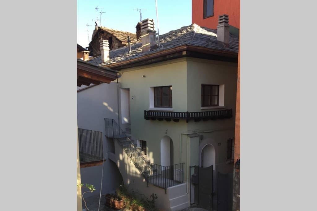 Aubert 64 Appartement Aosta Buitenkant foto